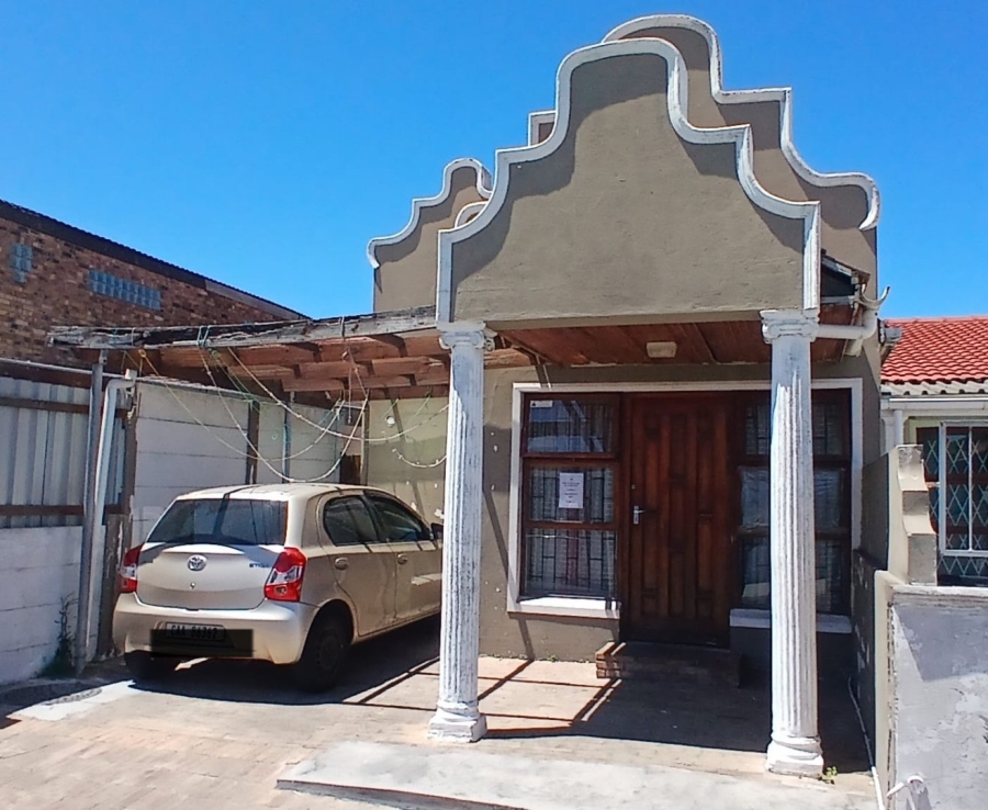 5 Bedroom Property for Sale in Westridge Western Cape